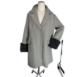 Lane Bryant Coat Jacket Size 18 20 Herringbone Faux Fur Cuffs Gray White